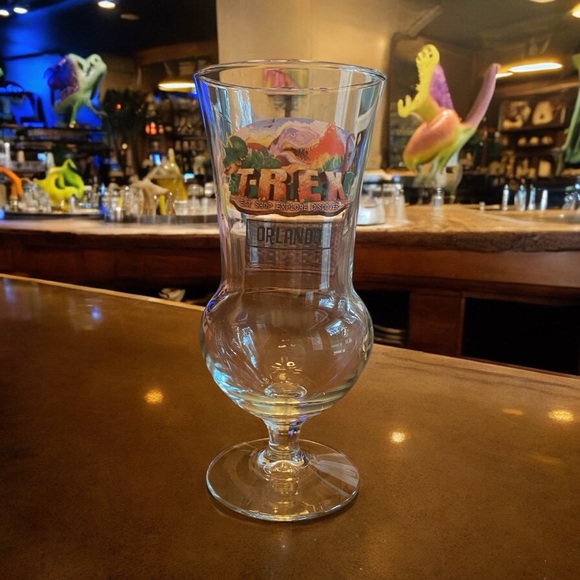 Disney World Orlando Rainforest Cafe Hurricane Glass. TREX theme - Picture 2 of 2